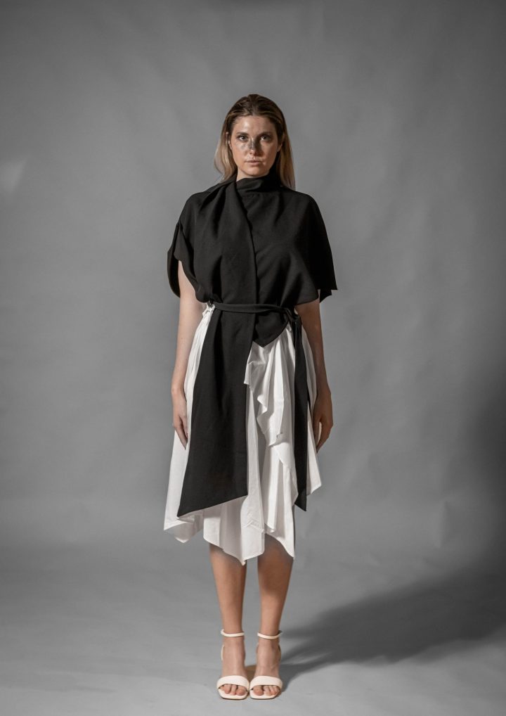 Pelerine draping blouse